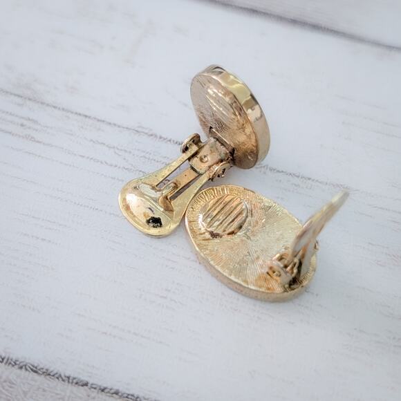 Vintage Clip On Earrings Retro Stylish Black Oval with Gold Tone Halo Elegant - Picture 5 of 5